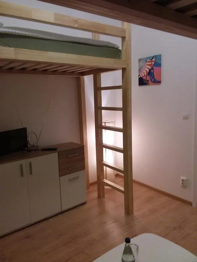 Albergue Living In The Box Berlín 0*,  Alemania