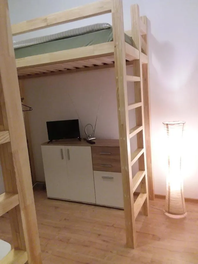 Albergue Living In The Box Berlín Hostal