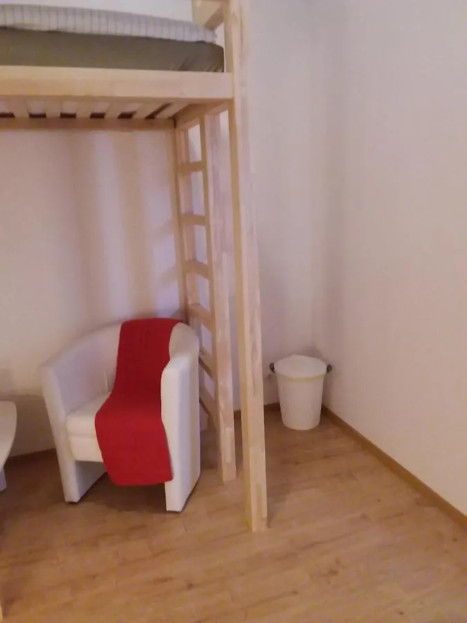 Living In The Box Hostel Berlin